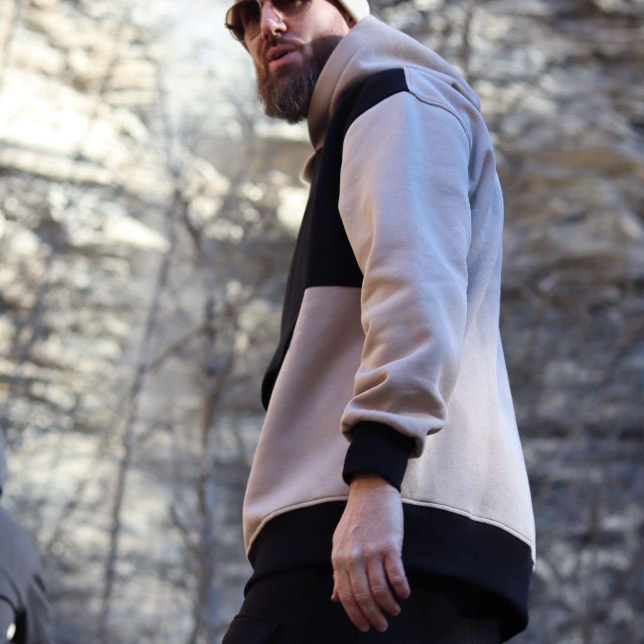 Sweatshirt à capuche oversize - hoodie rōoted noir et beige