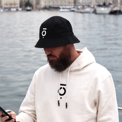 Bob noir en polyester recyclé - tōoba Bucket Hat